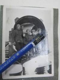 SA ilmatorjunnan valonheitin -valokuva