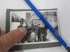 SA ilmatorjuntayksikkö / sotilasorkesteri -valokuva