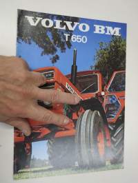 Volvo BM T 650 traktor broschyr / traktori -myyntiesite, ruotsinkielinen