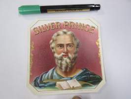 Silver Prince -sikarietiketti, huomaa kohopainatus