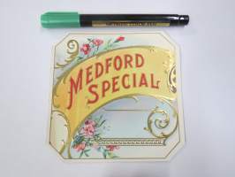 Medford Special -sikarietiketti, huomaa kohopainatus