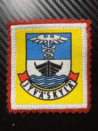 Jyväskylä -kangasmerkki / matkailumerkki / hihamerkki / badge -pohjaväri punainen