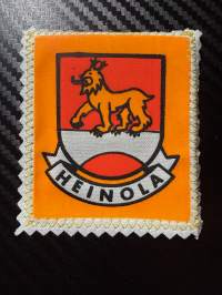 Heinola -kangasmerkki / matkailumerkki / hihamerkki / badge -pohjaväri valkoinen