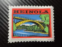 Heinola -kangasmerkki / matkailumerkki / hihamerkki / badge -pohjaväri valkoinen