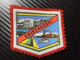 Valkeakoski -kangasmerkki / matkailumerkki / hihamerkki / badge -pohjaväri punainen