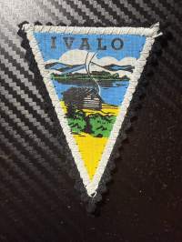 Ivalo -kangasmerkki / matkailumerkki / hihamerkki / badge -pohjaväri musta