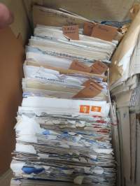 Gunnel Lehtinen-Cleven (& Fredric Cleve) vastaanottamia kirjeitä, papereita - lippusia ja lappusia, isohko erä sukuhistoriaa pitkähköltä ajanjaksolta