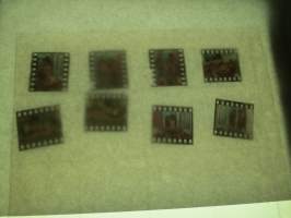 Eroottinen valokuvasarja, 8 diakuvaa, hankittu kansainvälisiltä kuvatoimistoilta käytettäväksi kotimaisten miestenlehtien artikkelien / juttujen kuvituksena