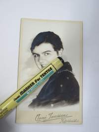 Kärsämäen tyttö, Atelier Anni Jansson, Kärsämäki -visiittikorttivalokuva / visit card photo / cdv