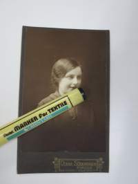 Ilmeikäs, atelier Oskar Södergren, Forssa -visiittikorttivalokuva / visit card photo / cdv