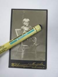 Peukku & kämmen, Atelier Walokuwaamo Maijala, Sortavala -visiittikorttivalokuva / visit card photo / cdv