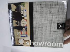 Mercedes-Benz Showroom - Einführung in die Schaufenster gestaltung -autoliikkeiden esittelytilojen järjestely, tehtaan virallinen kirjajulkaisu