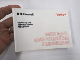 Kawasaki Versys Owner´s Manual, Manuel du proprietaire, Betribsanleitung -moottoripyörä, käyttöohjekirja englanniksi, ranskaksi, saksaksi