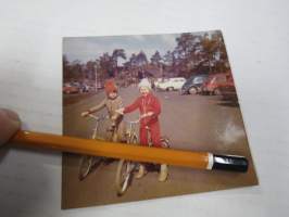 Jopo & Poni polkupyörät 1970-luvulla -valokuva