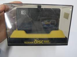 Kodak Disc 6000 camera -kamera alkuperäisessä pakkauksessaan, mukana ranneke ja ohjekirja +erillinen suomenkielinen ohjekirja