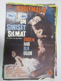 Kuolemalla on siniset silmät -elokuvajuliste