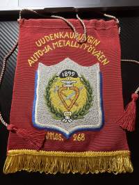Uudenkaupungin auto ja metallityöväen AMM.OS. 268 -pöytäviiri / pöytälippu