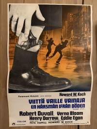 Viitttä vaille vainaja -elokuvajuliste