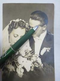Kirsti ja Kalevi 1945 hääkuva / vihkikuva -valokuva