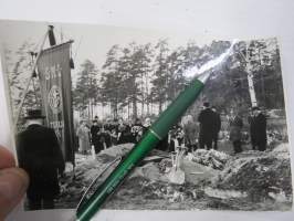 Metallimiehen hautajaiset -valokuva