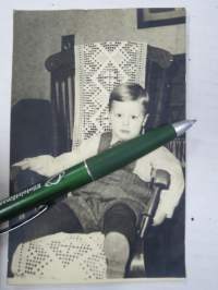 Sukkahousu- / henkselihousupoika -valokuva