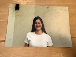 Mallitoimiston (4Cast Model Management, Helsinki) kirjoilla olleen mallin esittelykuva / markkinointikuva -valokuva