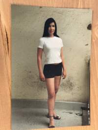 Mallitoimiston (4Cast Model Management, Helsinki) kirjoilla olleen mallin esittelykuva / markkinointikuva -valokuva