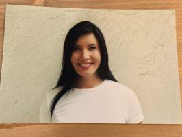 Mallitoimiston (4Cast Model Management, Helsinki) kirjoilla olleen mallin esittelykuva / markkinointikuva -valokuva