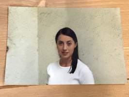 Mallitoimiston (4Cast Model Management, Helsinki) kirjoilla olleen mallin esittelykuva / markkinointikuva -valokuva