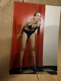 Mallitoimiston (4Cast Model Management, Helsinki) kirjoilla olleen mallin esittelykuva / markkinointikuva -valokuva