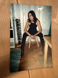 Mallitoimiston (4Cast Model Management, Helsinki) kirjoilla olleen mallin esittelykuva / markkinointikuva -valokuva