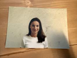 Mallitoimiston (4Cast Model Management, Helsinki) kirjoilla olleen mallin esittelykuva / markkinointikuva -valokuva