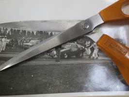 Oldsmobile / Kai O. Sarlin kiihdytyskisoissa - amerikkalaisten autojen harrastuksen alkuaikoja Suomessa -valokuva