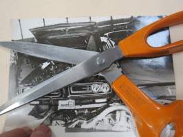 Dodge näyttelyssä - amerikkalaisten autojen harrastuksen alkuaikoja Suomessa -valokuva