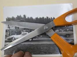 Corvette (Ove Björk, Ruotsi) / Plymouth kiihdytyskisoissa - amerikkalaisten autojen harrastuksen alkuaikoja Suomessa -valokuva