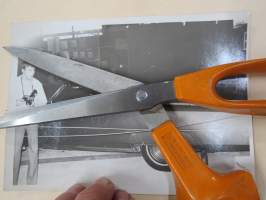 Autonäyttely - amerikkalaisten autojen harrastuksen alkuaikoja Suomessa -valokuva