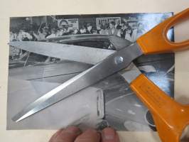 Autonäyttely - amerikkalaisten autojen harrastuksen alkuaikoja Suomessa -valokuva