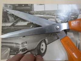 Autonäyttely - amerikkalaisten autojen harrastuksen alkuaikoja Suomessa -valokuva