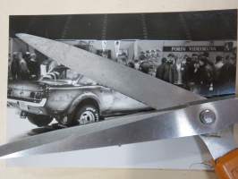 E.T. Mustang Porin autonäyttelyssä - amerikkalaisten autojen harrastuksen alkuaikoja Suomessa -valokuva