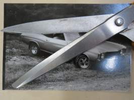 Kesä 1982 Chevrolet Chevelle Malibu AIZ-92 - amerikkalaisten autojen harrastuksen alkuaikoja Suomessa -valokuva