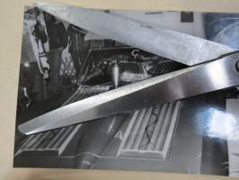 Helsinki Hot Rod Show 1982 - amerikkalaisten autojen harrastuksen alkuaikoja Suomessa -valokuva