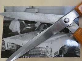 Cadillac Bre-Vir Autossa 1982 - amerikkalaisten autojen harrastuksen alkuaikoja Suomessa -valokuva