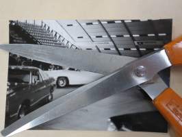 Turun näyttely 1982 - amerikkalaisten autojen harrastuksen alkuaikoja Suomessa -valokuva