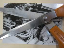 Japin Chevellen konehuone kesällä 1982 - amerikkalaisten autojen harrastuksen alkuaikoja Suomessa -valokuva