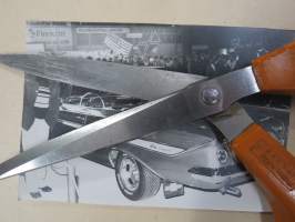 Jenkkiautonäyttely 198? - amerikkalaisten autojen harrastuksen alkuaikoja Suomessa -valokuva