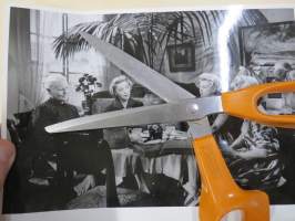 Niskavuoren naiset, elokuvan / dokumentin / sarjan promootiokuva / lehdistömateriaalia, YLE -valokuva