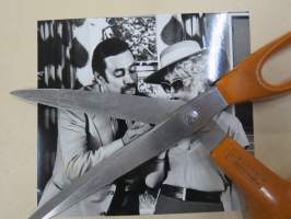 Kun Hunttalan Matti Suomen osti, elokuvan / dokumentin / sarjan promootiokuva / lehdistömateriaalia, YLE-valokuva