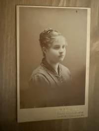 Valokuvaamo Uno Berglund, Lahti -visiittikorttivalokuva / visitcard photo - cdv