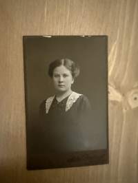 Valokuvaamo Atelier Rembrant, Helsinki -visiittikorttivalokuva / visitcard photo - cdv