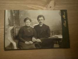 Valokuvaamo Ina Roos, Helsinki -visiittikorttivalokuva / visitcard photo - cdv